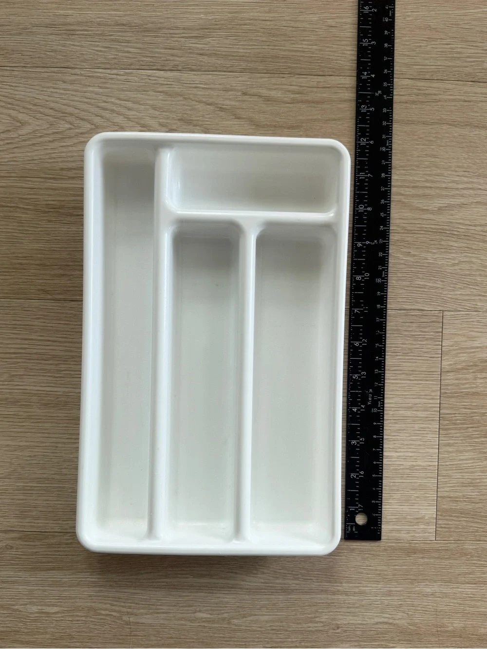 Rubbermaid Vintage White Utensil Silverware Drawer Tray #0522 2, 4 Slotted